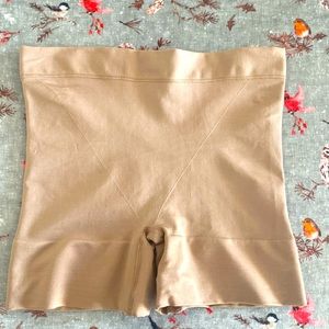 Victoria Secret oh so cheeky slimming boy short, never worn